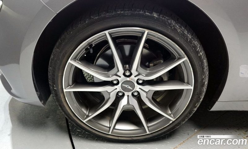 Genesis G70 Gasoline 2.0T 4WD