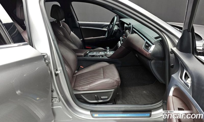 Genesis G70 Gasoline 2.0T 4WD