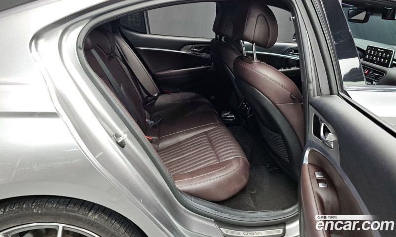 Genesis G70 Gasoline 2.0T 4WD