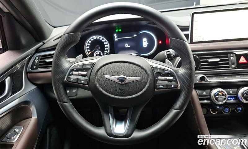 Genesis G70 Gasoline 2.0T 4WD