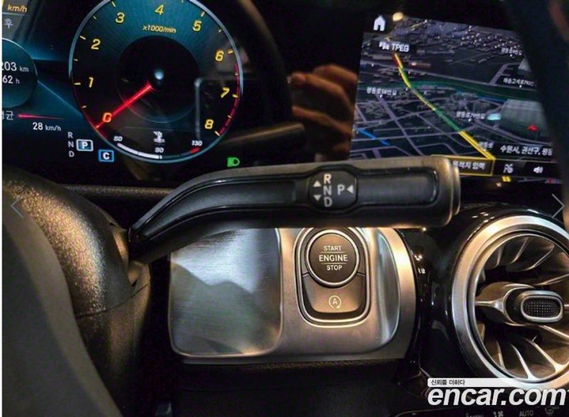 Mercedes Benz GLB-Class GLB250 4MATIC