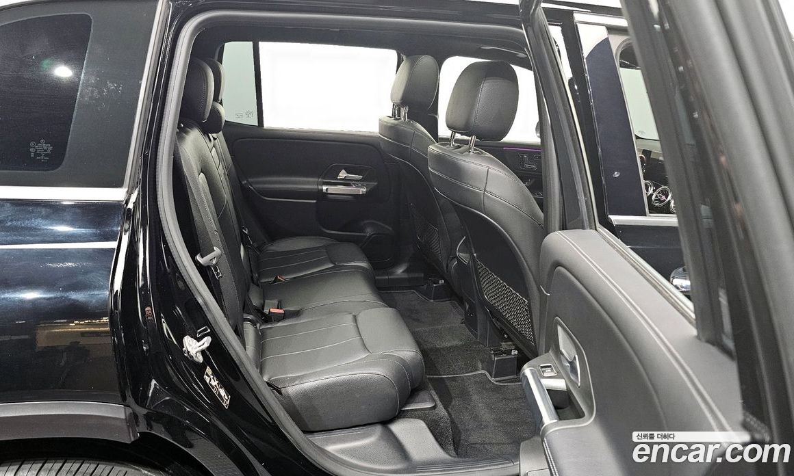 Mercedes Benz GLB-Class GLB220