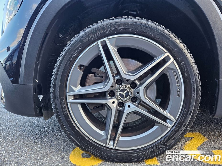 Mercedes Benz GLB-Class GLB250 4MATIC