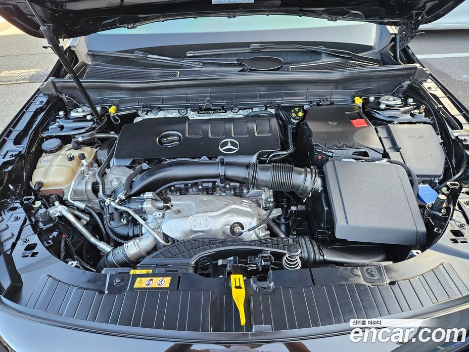 Mercedes Benz GLB-Class GLB250 4MATIC