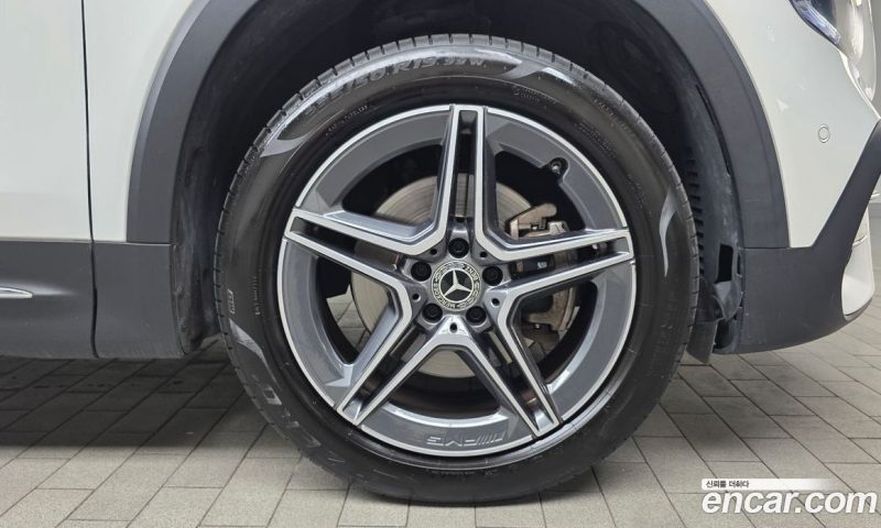 Mercedes Benz GLB-Class GLB250 4MATIC