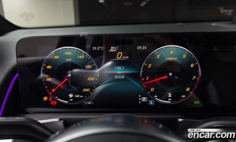 Mercedes Benz GLB-Class GLB250 4MATIC