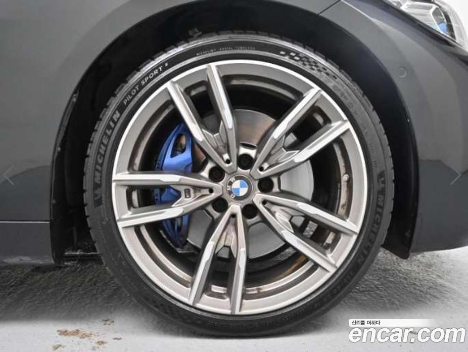 BMW 4-Series M440i xDrive Convertible