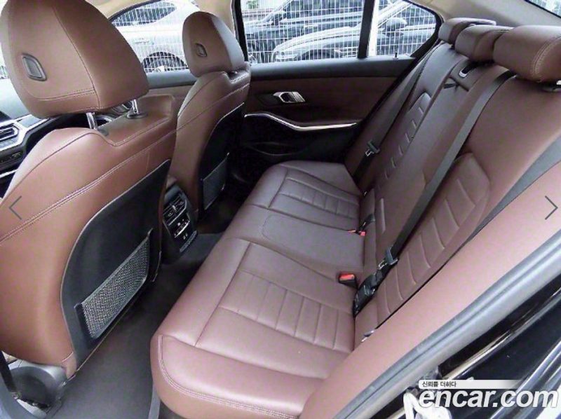 BMW 3-Series i320 Luxury