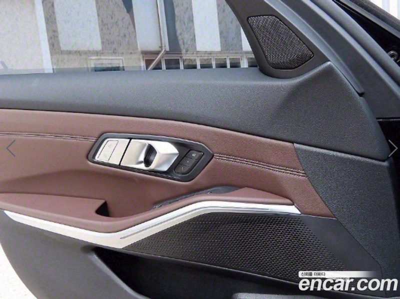 BMW 3-Series i320 Luxury