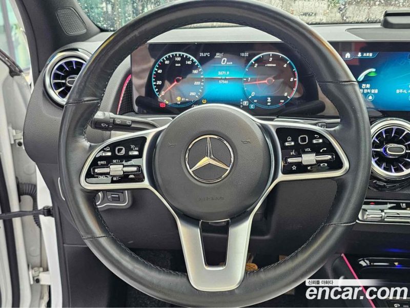 Mercedes Benz GLB-Class GLB200 D