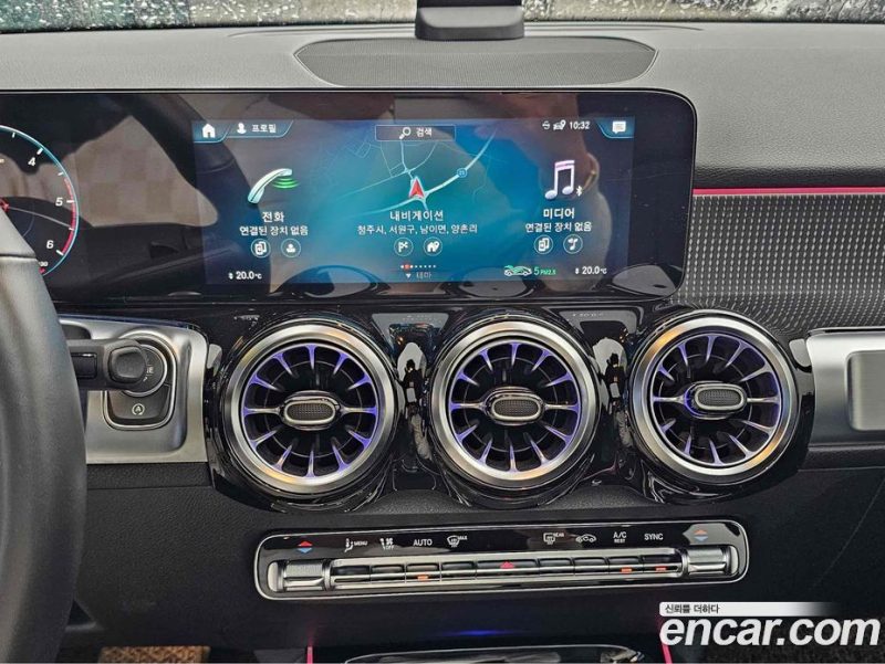 Mercedes Benz GLB-Class GLB200 D