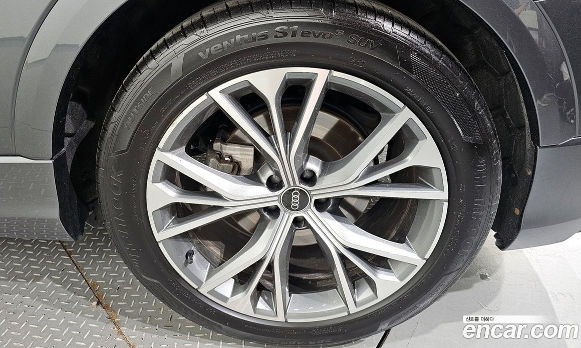 Audi Q8 55 TFSI Quattro Premium