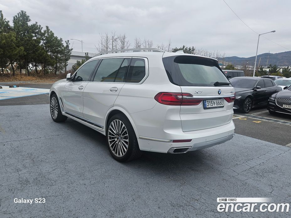 BMW X7 xDrive i40 Design Pure Excellence 7-Seater