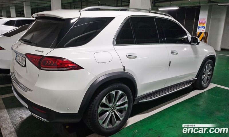 Mercedes Benz GLE-Class GLE300d 4MATIC