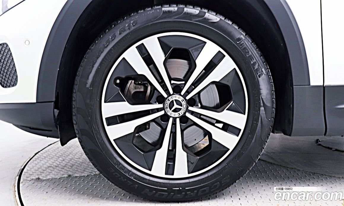 Mercedes Benz GLB-Class GLB200 D