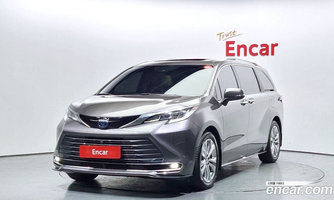 Toyota Sienna 2.5 Hybrid 2WD
