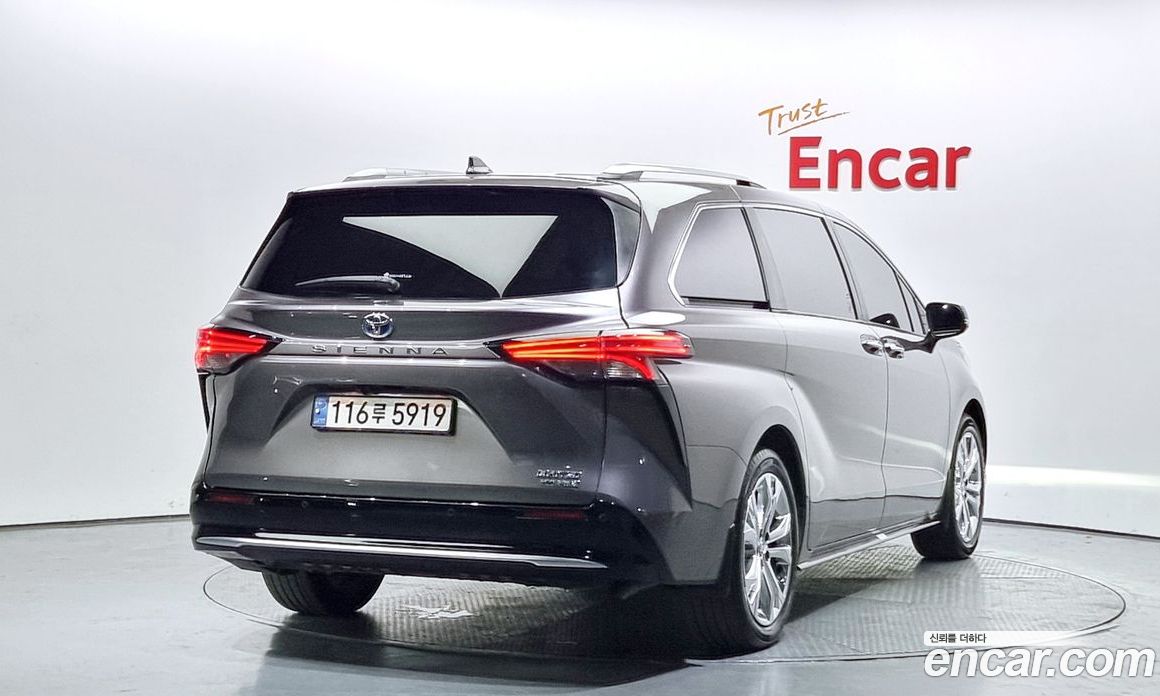 Toyota Sienna 2.5 Hybrid 2WD