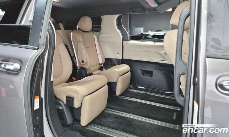 Toyota Sienna 2.5 Hybrid 2WD