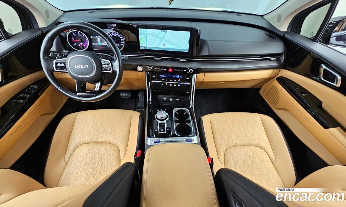Kia Carnival 9-Seater Noblesse