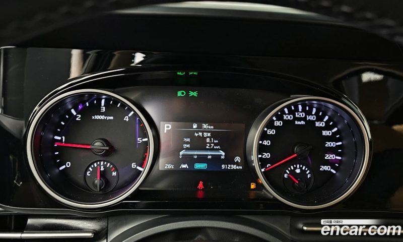 Kia Carnival 9-Seater Noblesse