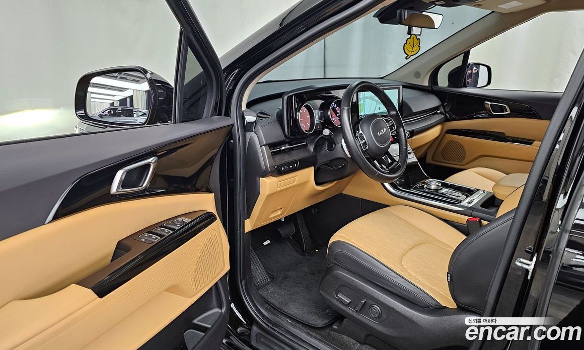 Kia Carnival 9-Seater Noblesse