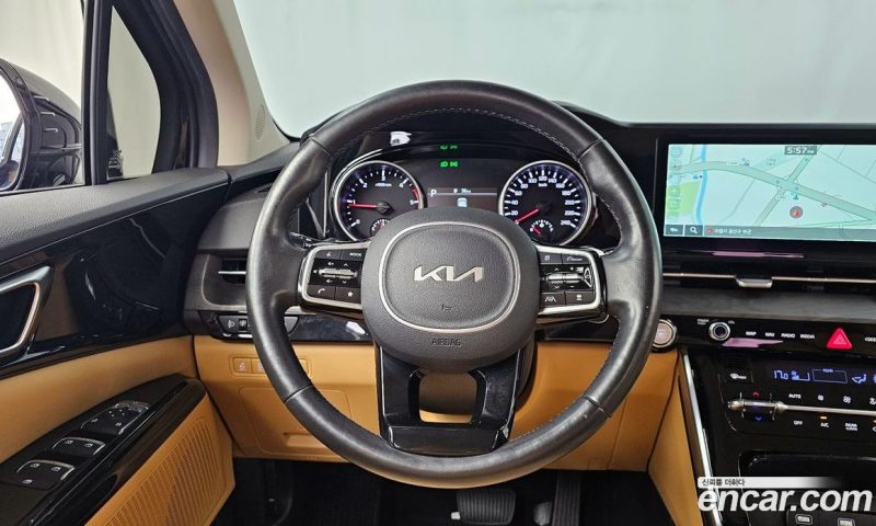 Kia Carnival 9-Seater Noblesse