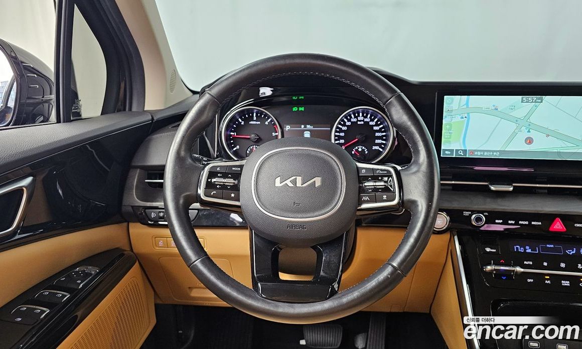 Kia Carnival 9-Seater Noblesse