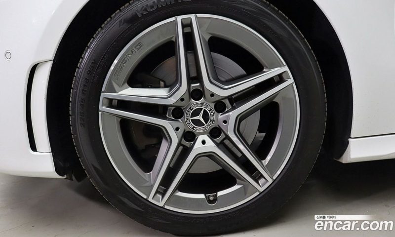 Mercedes Benz A-Class A250 4MATIC Sedan