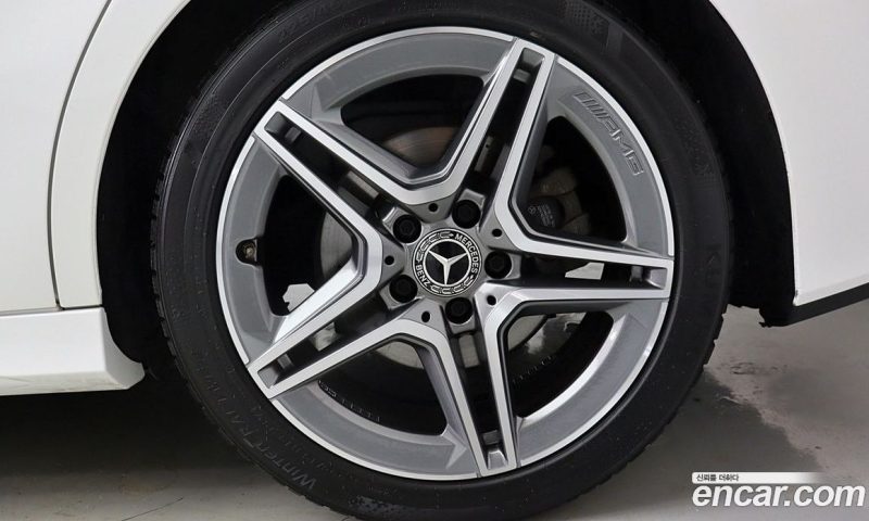 Mercedes Benz A-Class A250 4MATIC Sedan