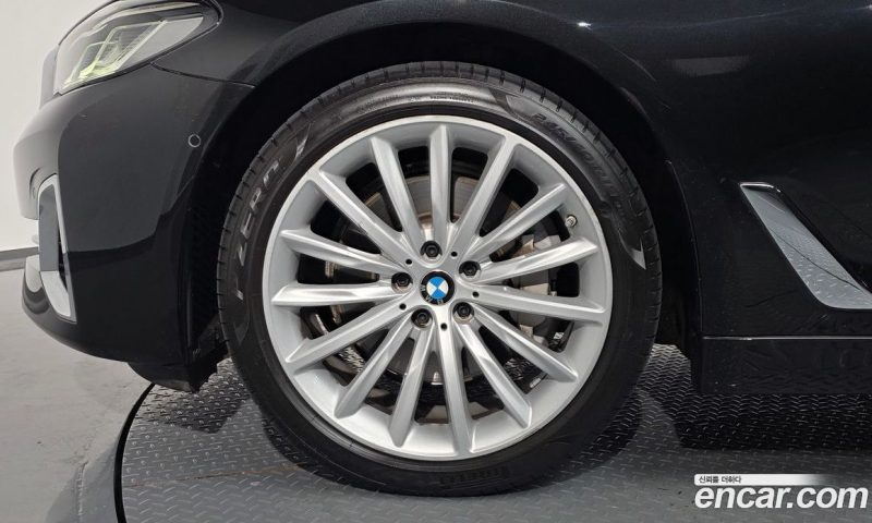 BMW 5-Series i530 Luxury