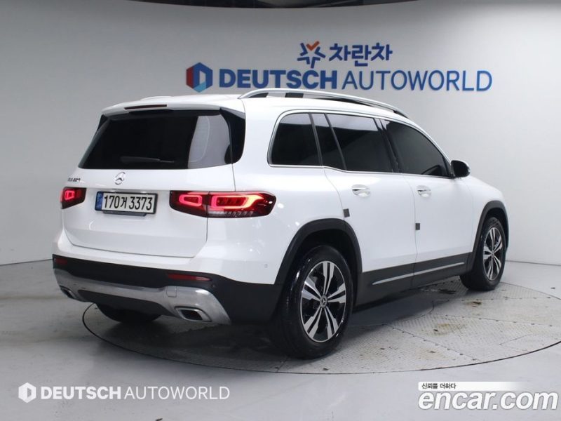 Mercedes Benz GLB-Class GLB220