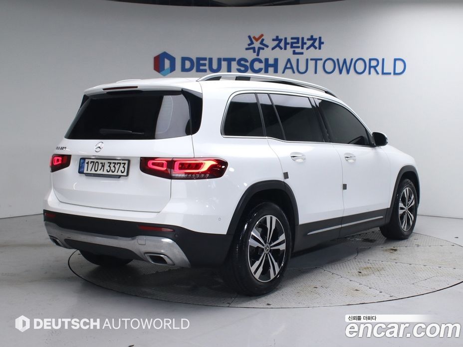 Mercedes Benz GLB-Class GLB220