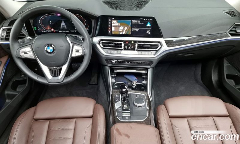 BMW 3-Series i320 Luxury