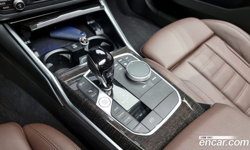 BMW 3-Series i320 Luxury