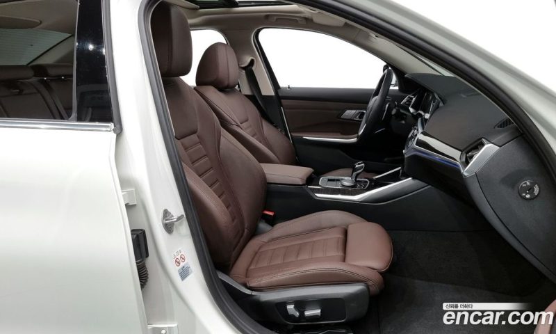 BMW 3-Series i320 Luxury