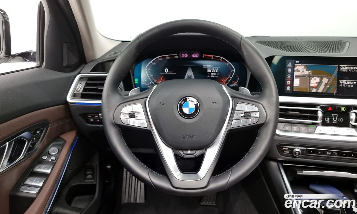 BMW 3-Series i320 Luxury