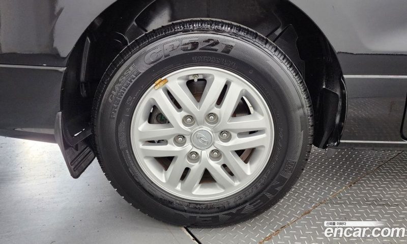 Hyundai Starex Van 3-Seater