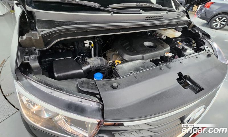 Hyundai Starex Van 3-Seater