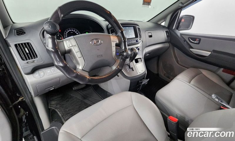 Hyundai Starex Van 3-Seater