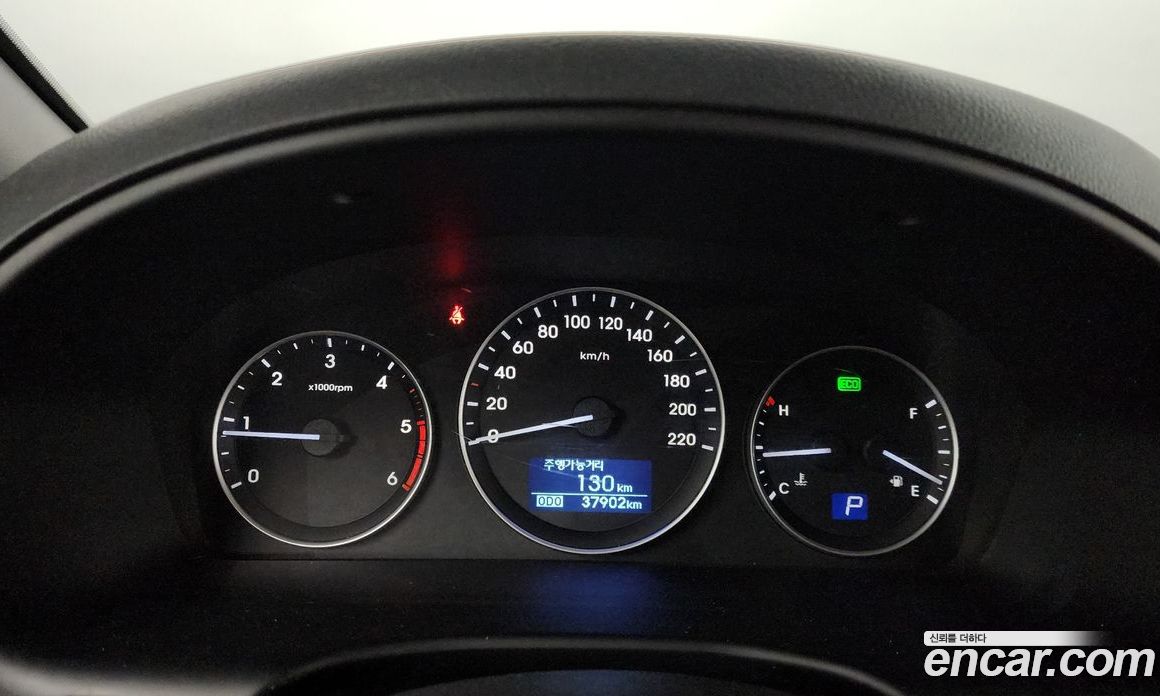 Hyundai Starex Van 3-Seater