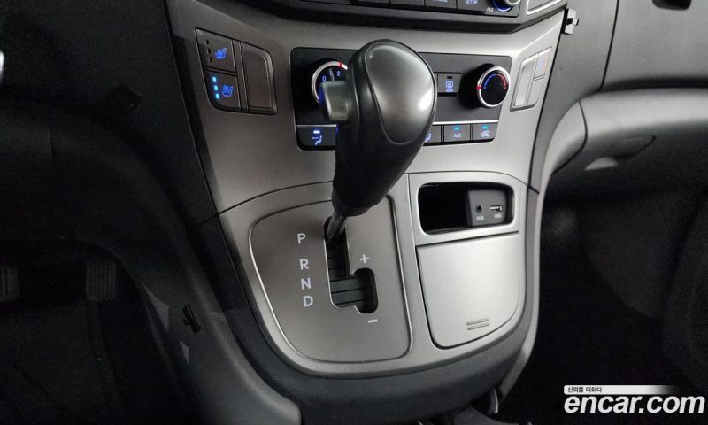 Hyundai Starex Van 3-Seater