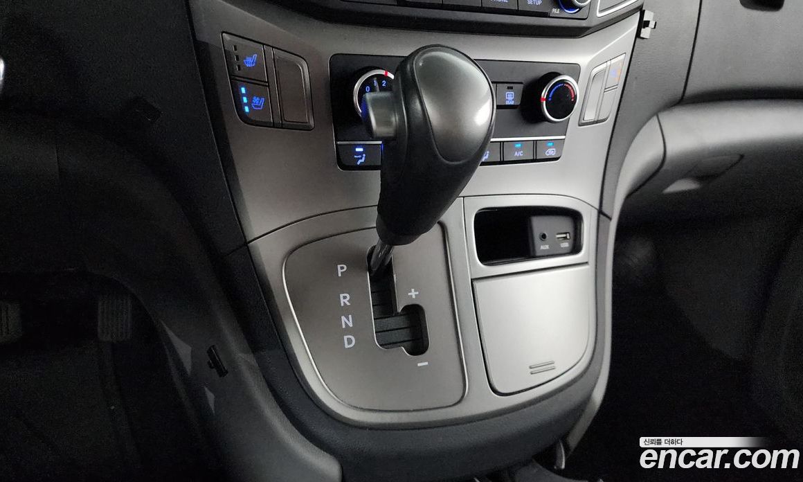 Hyundai Starex Van 3-Seater