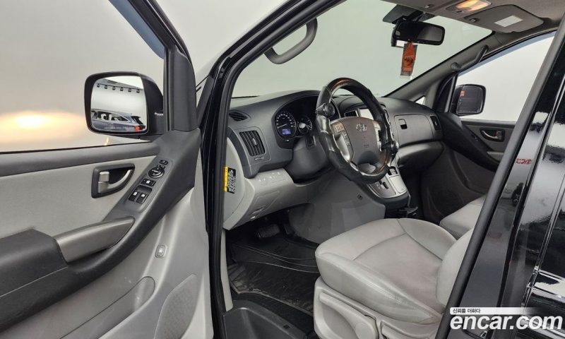 Hyundai Starex Van 3-Seater