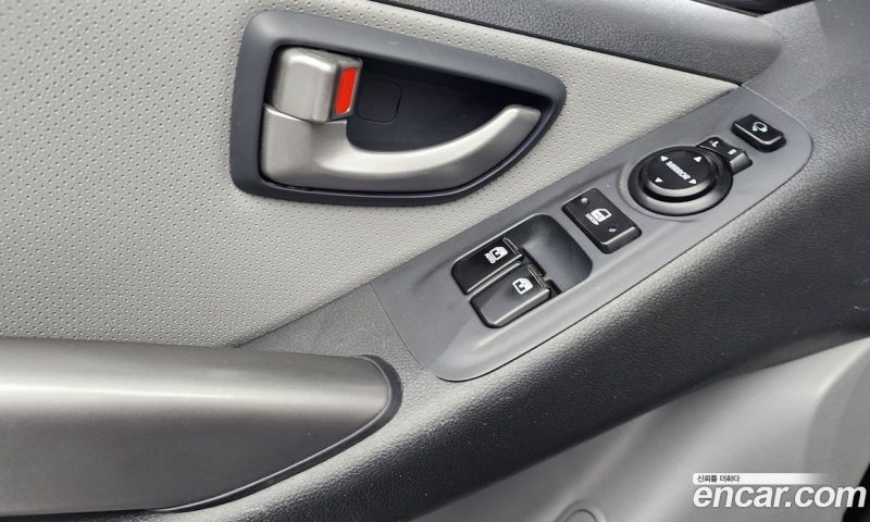 Hyundai Starex Van 3-Seater