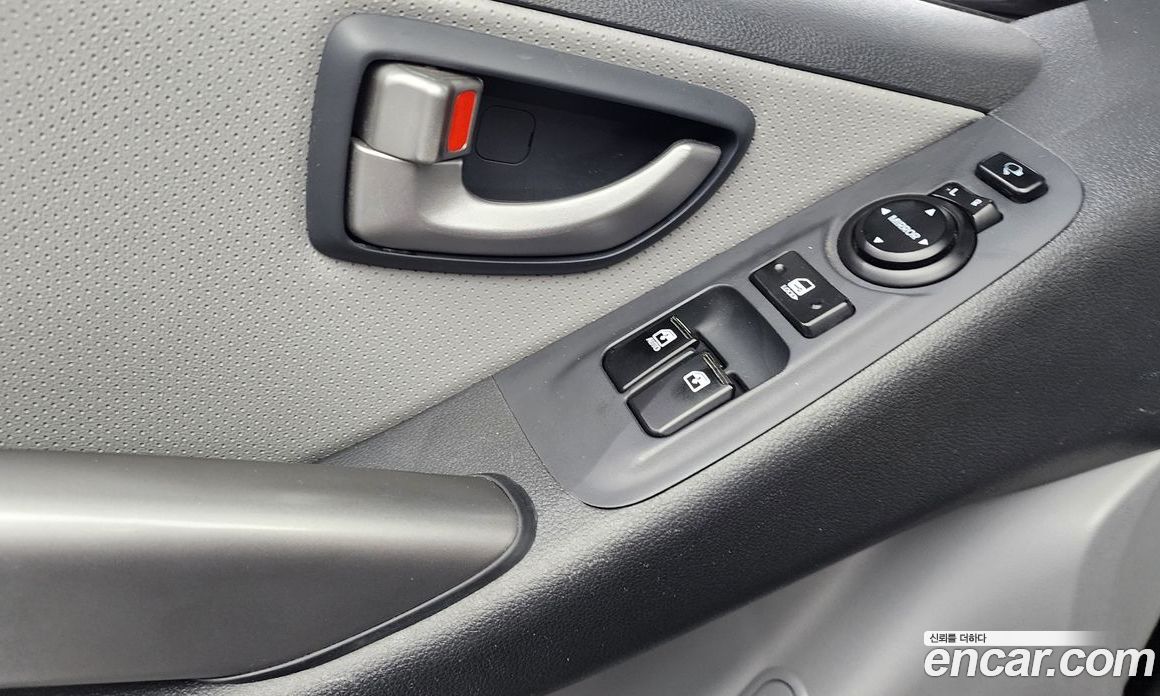 Hyundai Starex Van 3-Seater