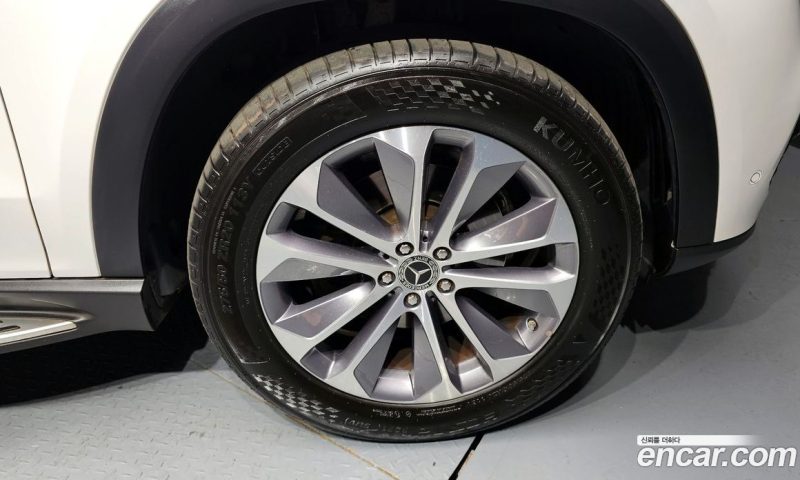 Mercedes Benz GLE-Class GLE300d 4MATIC