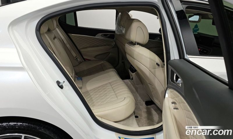 Genesis G70 Gasoline 2.0T 2WD