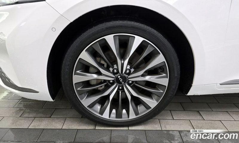 Kia K8 2.5 Gasoline 2WD