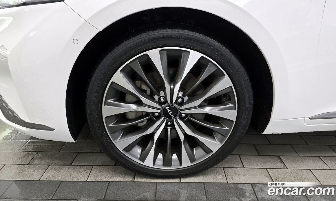 Kia K8 2.5 Gasoline 2WD