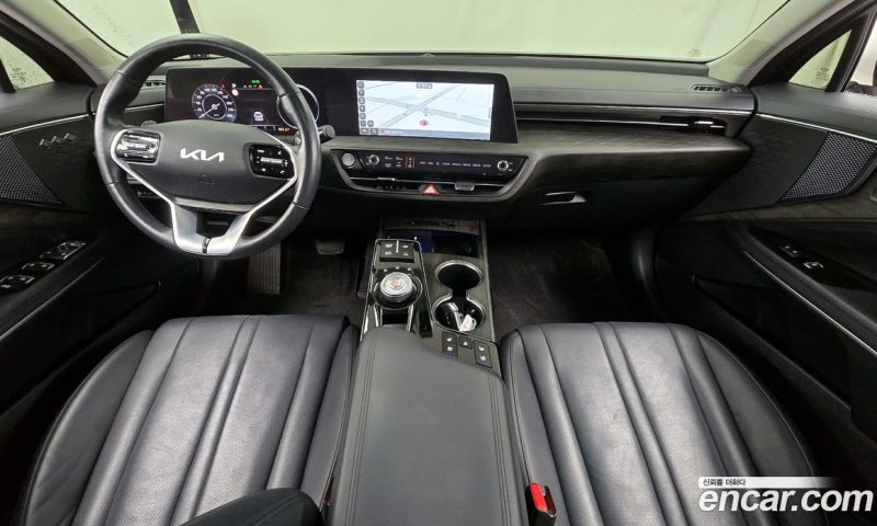 Kia K8 2.5 Gasoline 2WD